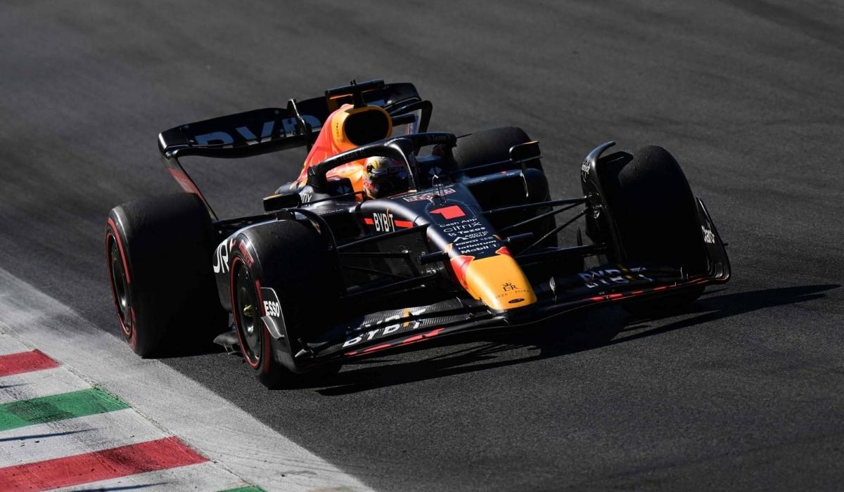 Max Verstappen wins and closes on F1 world title